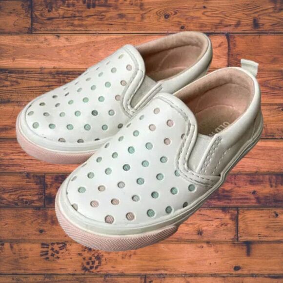 5 for $25🔥Old Navy Off White Slip On Sneakers Baby Size 5 - Picture 1 of 7